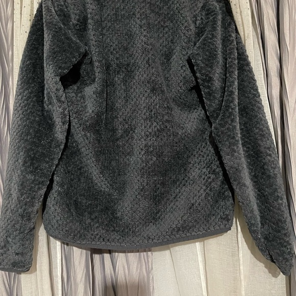 New , warm Columbia Grayish/ Black Fleece Jacket, super SOFT new - Picture 2 of 6